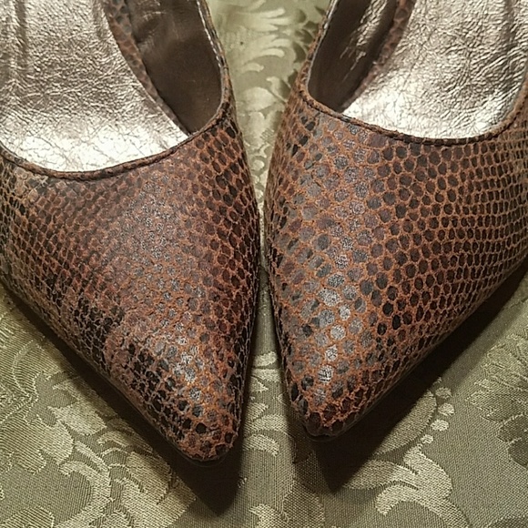 Snake Print Point Toe Heels - Picture 2 of 8